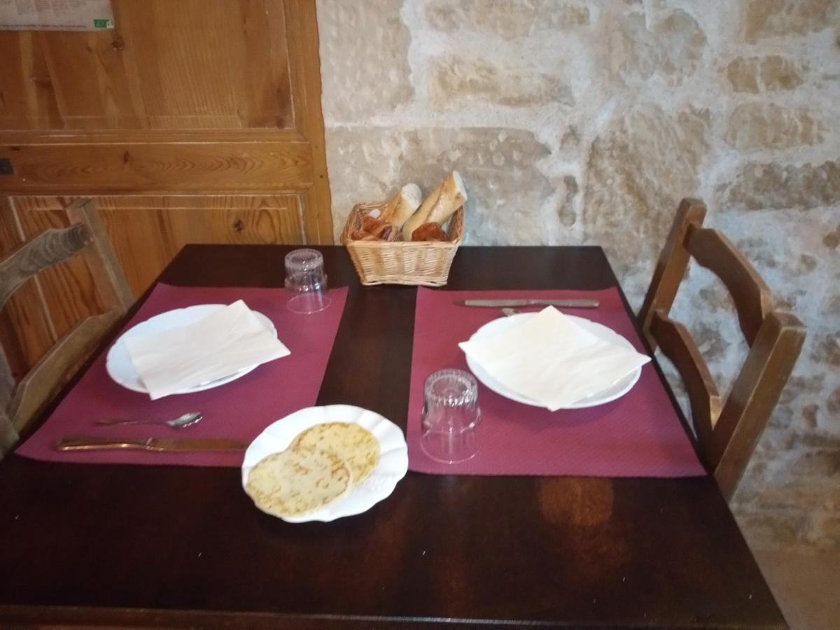 Hotel Du Donjon Aulnay  Eksteriør billede