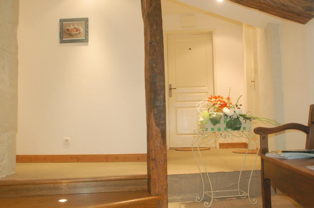 Hotel Du Donjon Aulnay  Eksteriør billede