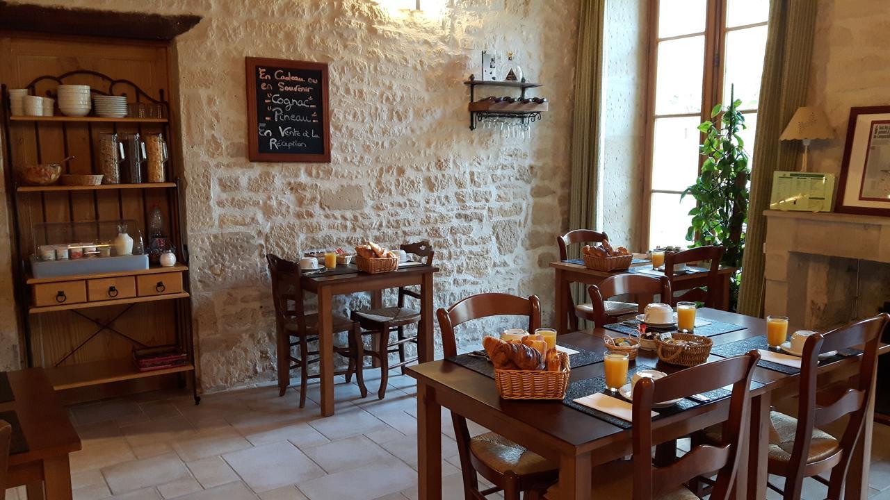 Hotel Du Donjon Aulnay  Eksteriør billede