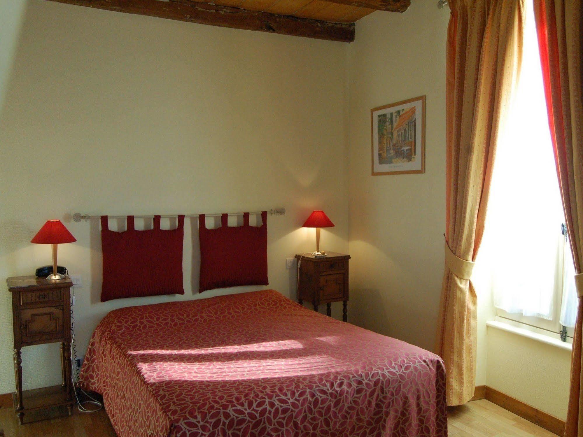Hotel Du Donjon Aulnay  Eksteriør billede