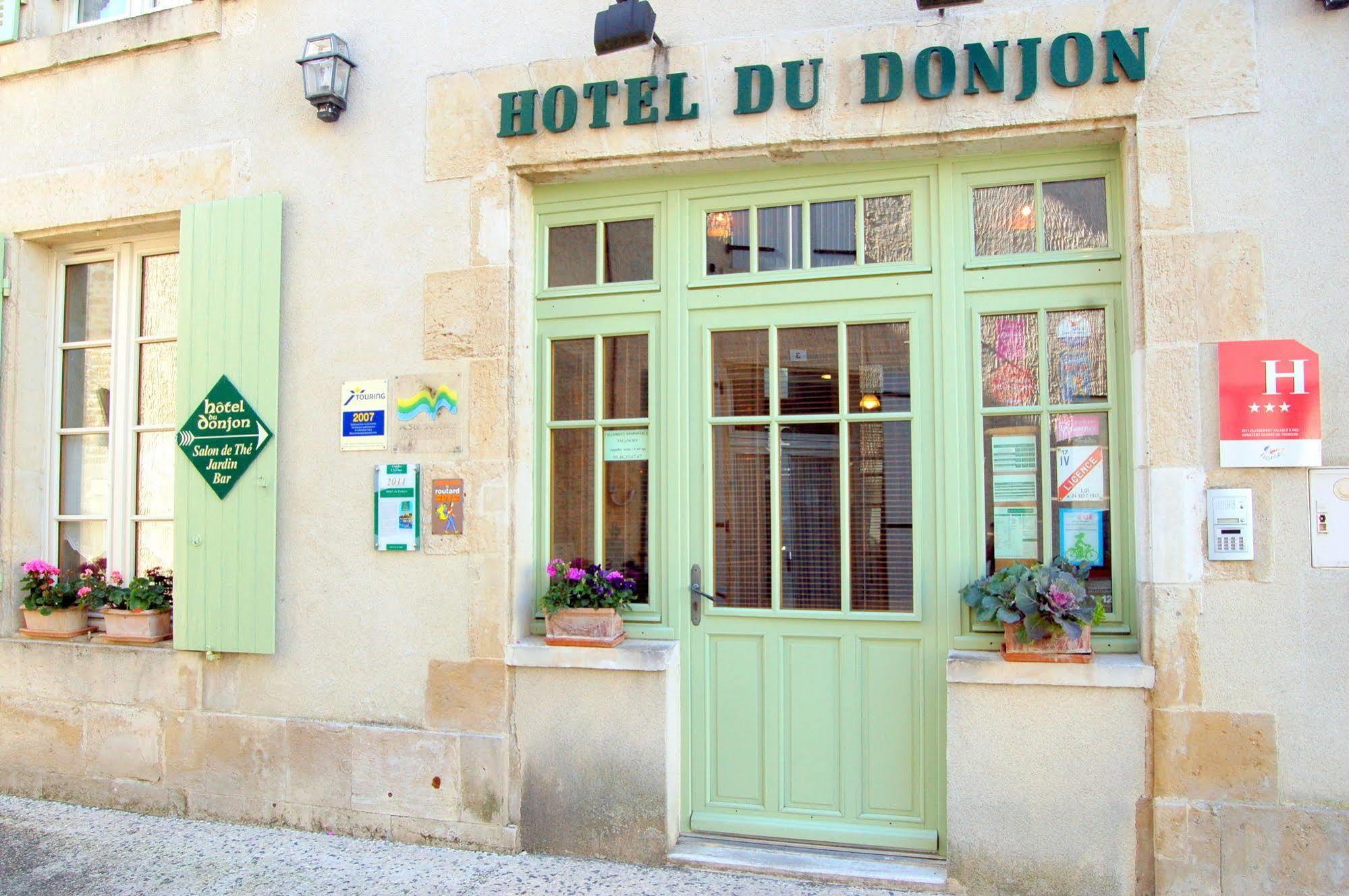 Hotel Du Donjon Aulnay  Eksteriør billede